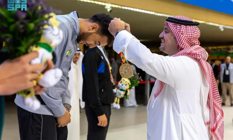 الأمير فهد بن جلوي يتوج أبطال السباحة في دورة الألعاب السعودية