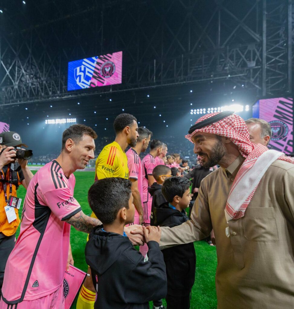 وزير الرياضة في كأس موسم الرياض